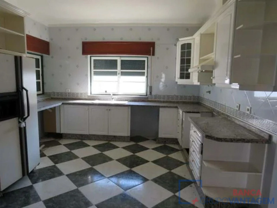 Moradia T4 para Venda em Assunção, Ajuda, Salvador e Santo Ildefonso Foto 15