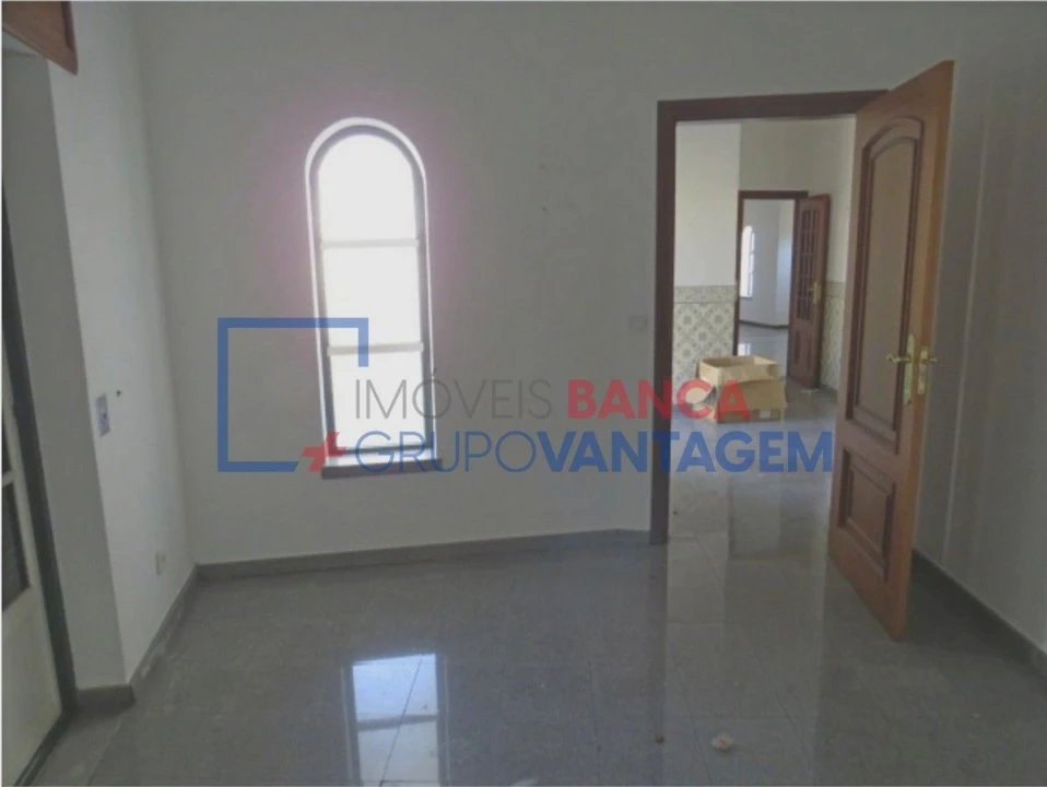 Moradia T4 para Venda em Assunção, Ajuda, Salvador e Santo Ildefonso Foto 6