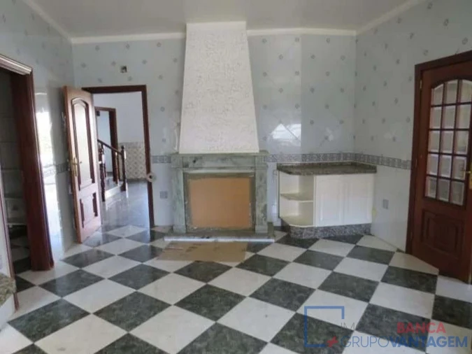 Moradia T4 para Venda em Assunção, Ajuda, Salvador e Santo Ildefonso Foto 9