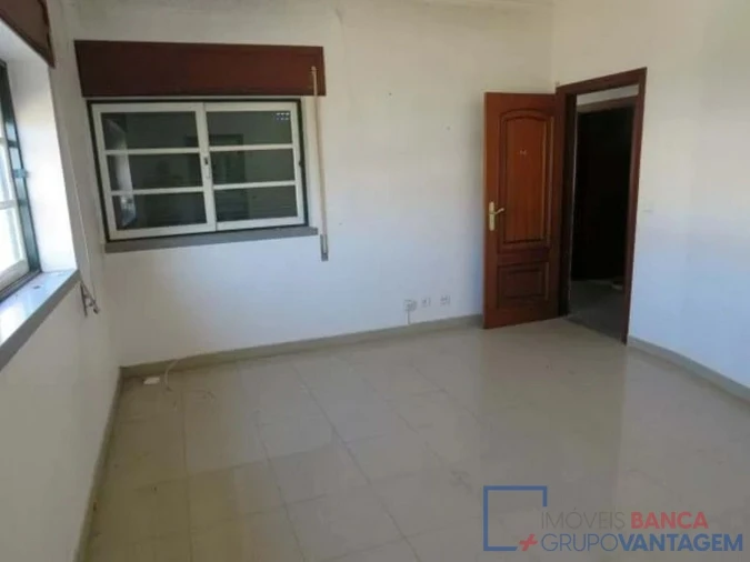 Moradia T4 para Venda em Assunção, Ajuda, Salvador e Santo Ildefonso Foto 8