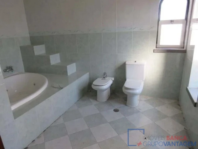 Moradia T4 para Venda em Assunção, Ajuda, Salvador e Santo Ildefonso Foto 17