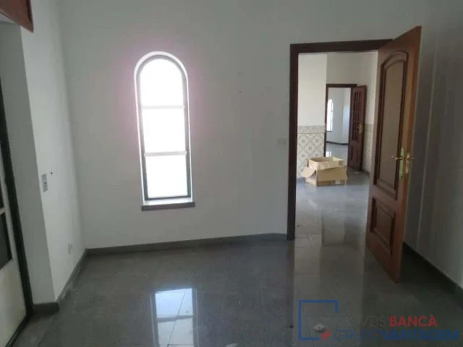 Moradia T4 para Venda em Assunção, Ajuda, Salvador e Santo Ildefonso Foto 18