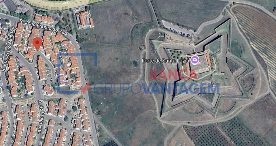 Moradia T4 para Venda em Assunção, Ajuda, Salvador e Santo Ildefonso Foto 21