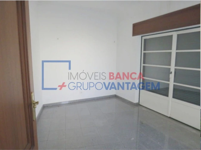 Moradia T4 para Venda em Assunção, Ajuda, Salvador e Santo Ildefonso Foto 4