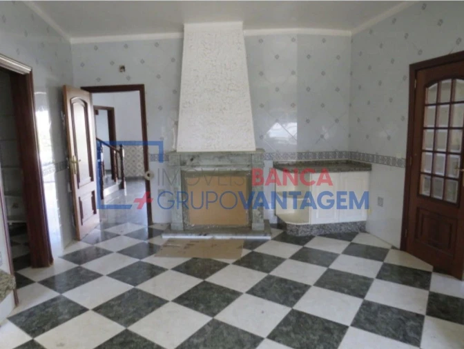 Moradia T4 para Venda em Assunção, Ajuda, Salvador e Santo Ildefonso Foto 5