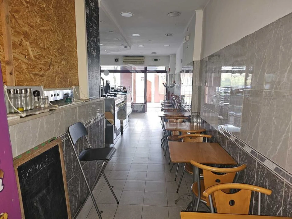 Loja para Venda em Almada, Cova da Piedade, Pragal e Cacilhas Foto 10