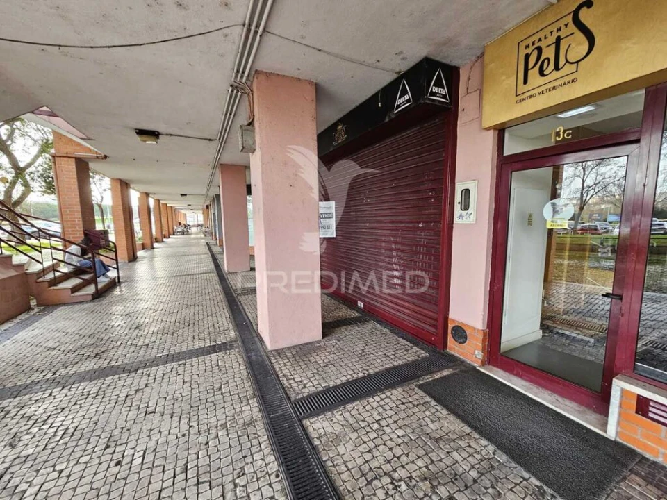 Loja para Venda em Almada, Cova da Piedade, Pragal e Cacilhas Foto 12