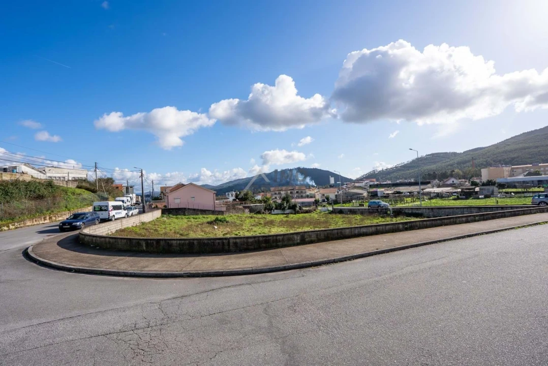 Terreno para Venda em Valongo Foto 3