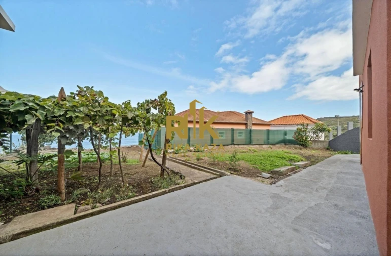 Moradia T3 para Venda em Ponta Delgada Foto 23