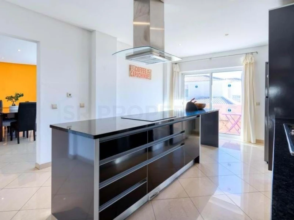 Moradia T6 para Venda em Albufeira e Olhos de Água Foto 9