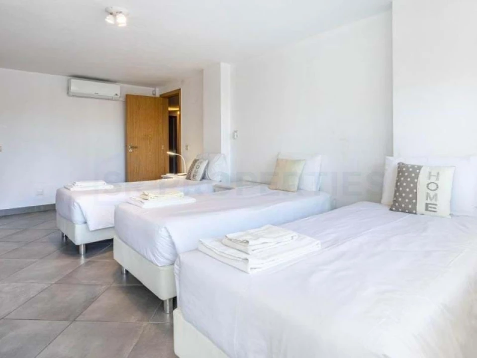 Moradia T6 para Venda em Albufeira e Olhos de Água Foto 26