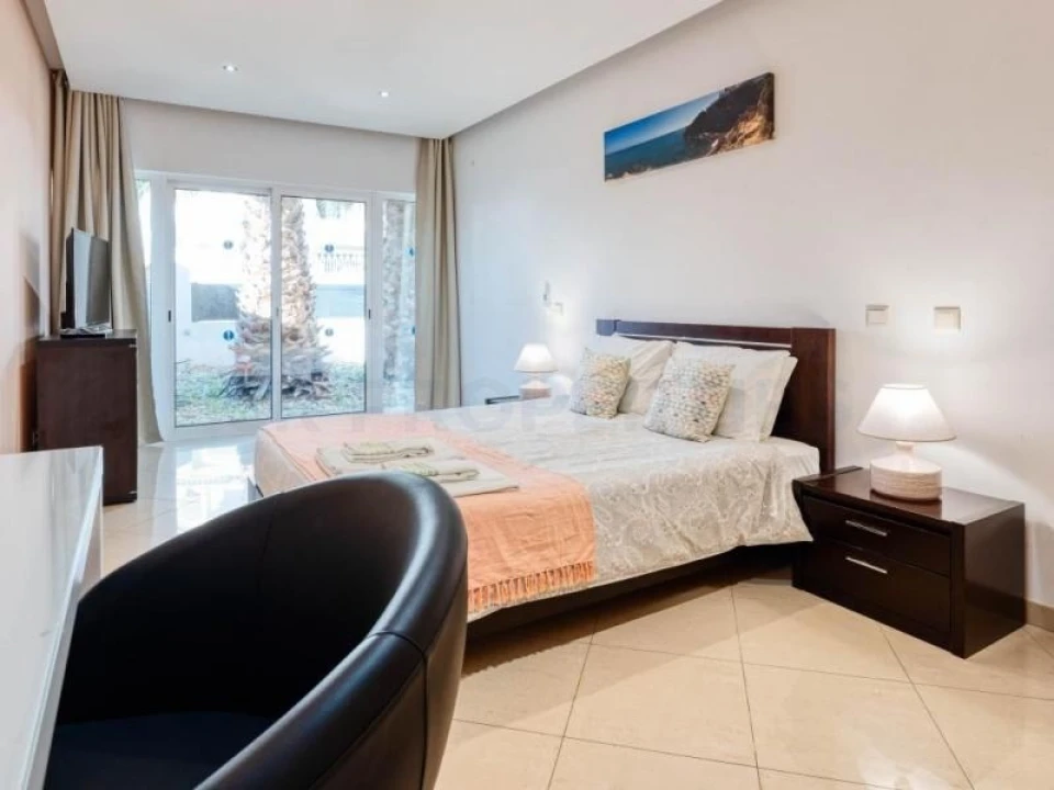 Moradia T6 para Venda em Albufeira e Olhos de Água Foto 16