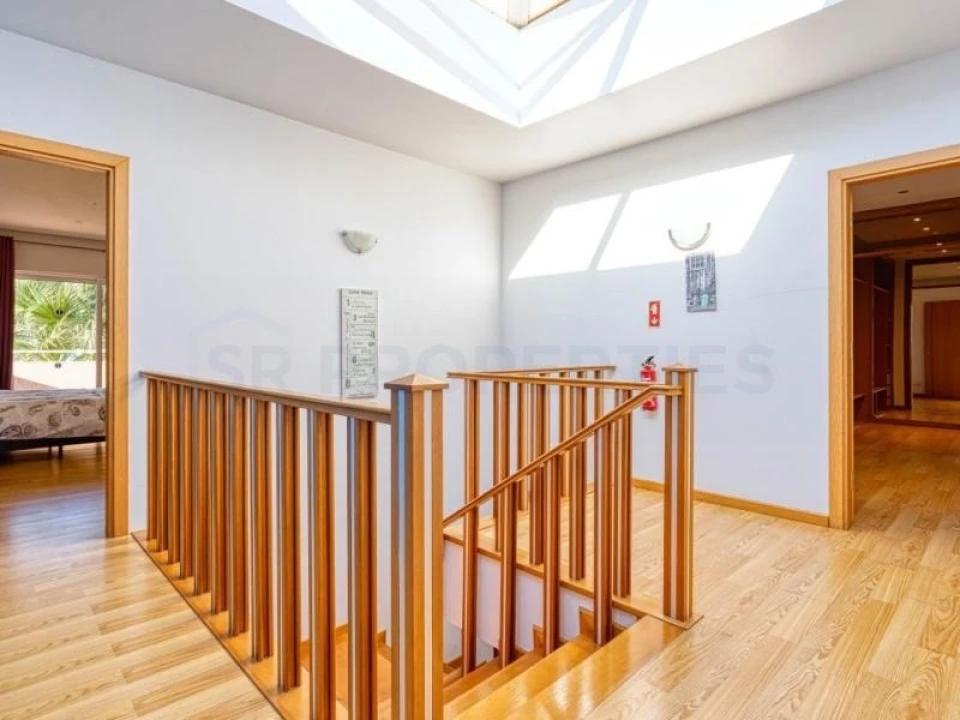 Moradia T6 para Venda em Albufeira e Olhos de Água Foto 14