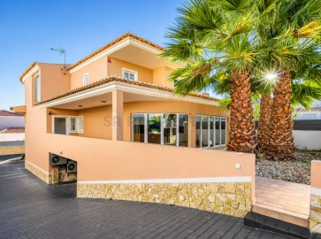 Moradia T6 para Venda em Albufeira e Olhos de Água
