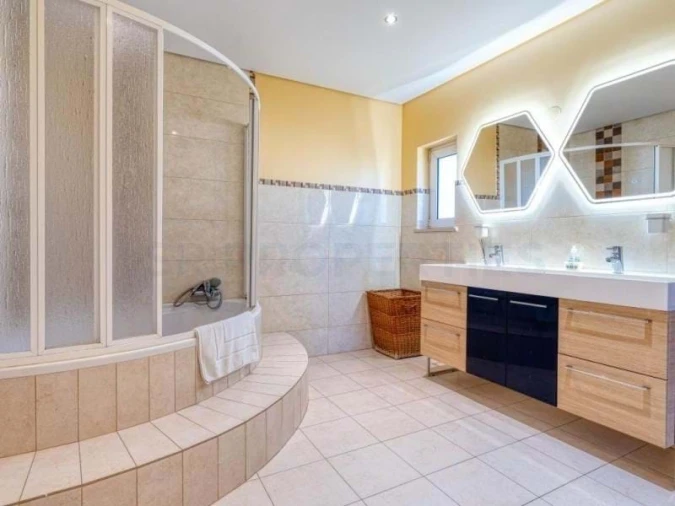 Moradia T6 para Venda em Albufeira e Olhos de Água Foto 27