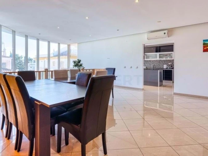 Moradia T6 para Venda em Albufeira e Olhos de Água Foto 10