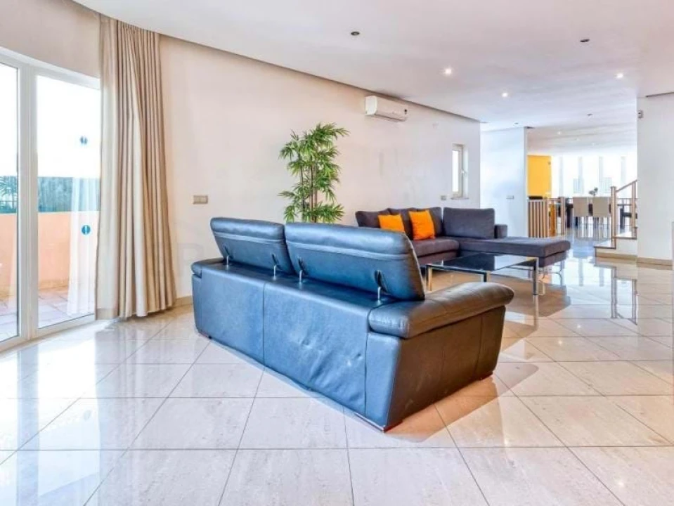 Moradia T6 para Venda em Albufeira e Olhos de Água Foto 7