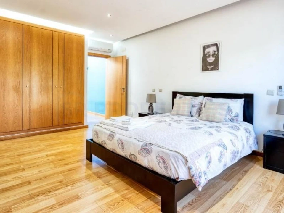 Moradia T6 para Venda em Albufeira e Olhos de Água Foto 23