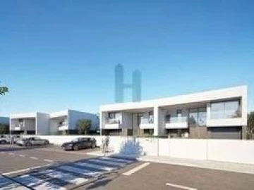 Moradia T4 para Venda em Lagos (São Sebastião e Santa Maria)