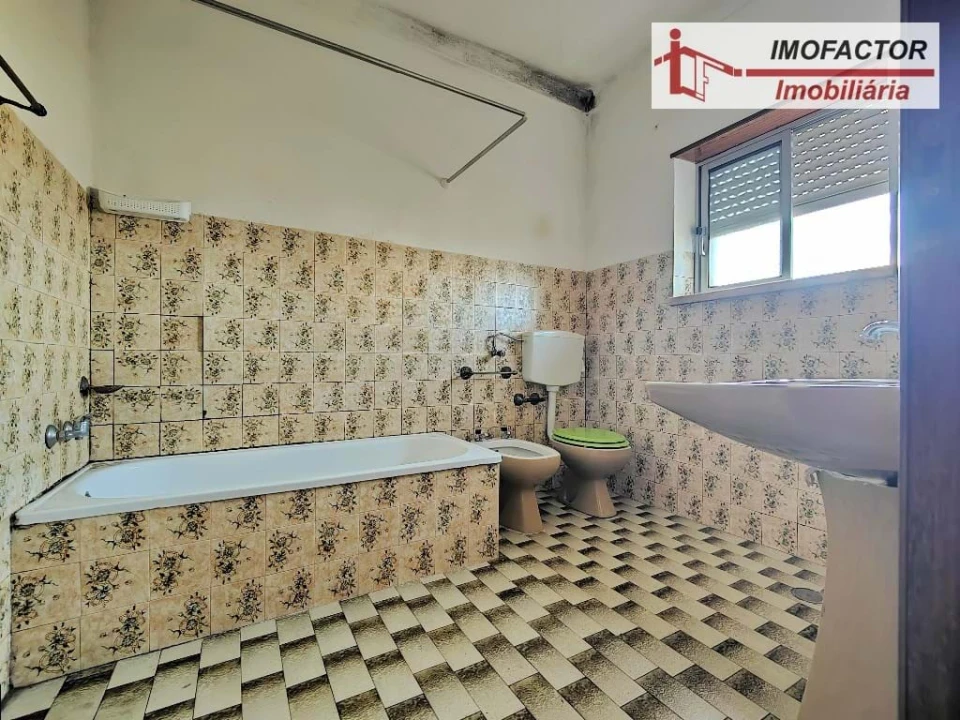 Moradia T2 para Venda em Cebolais de Cima e Retaxo Foto 10