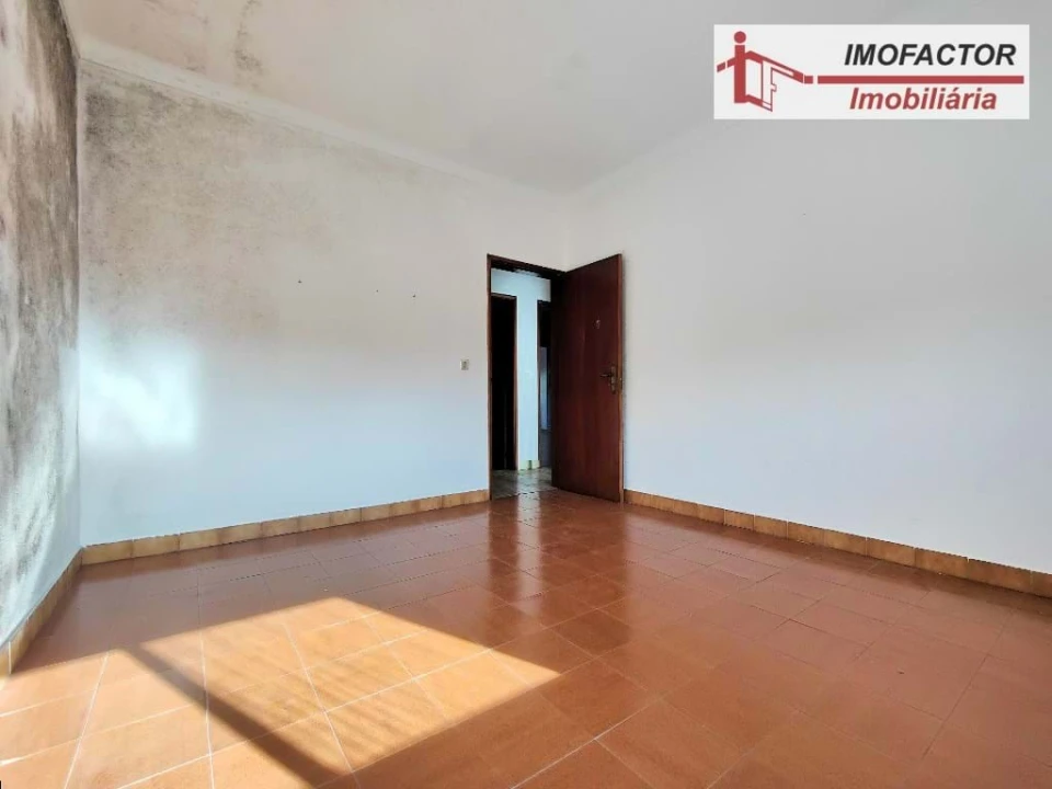 Moradia T2 para Venda em Cebolais de Cima e Retaxo Foto 9