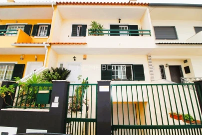 Moradia T4 para Venda em Corroios
