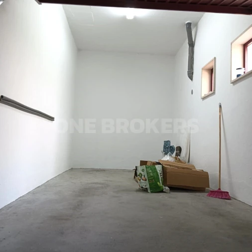 Loja para Venda em Santo António dos Cavaleiros e Frielas Foto 10