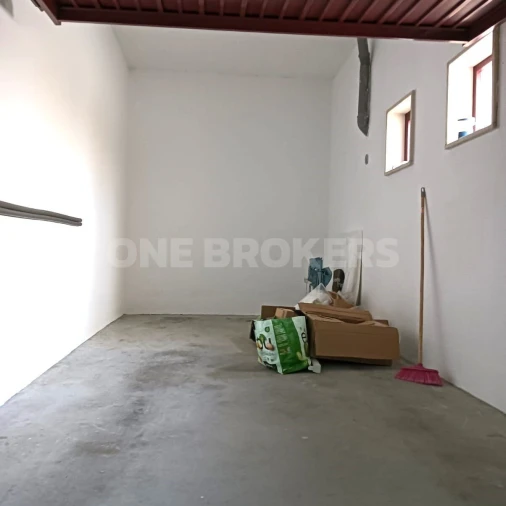 Loja para Venda em Santo António dos Cavaleiros e Frielas Foto 8