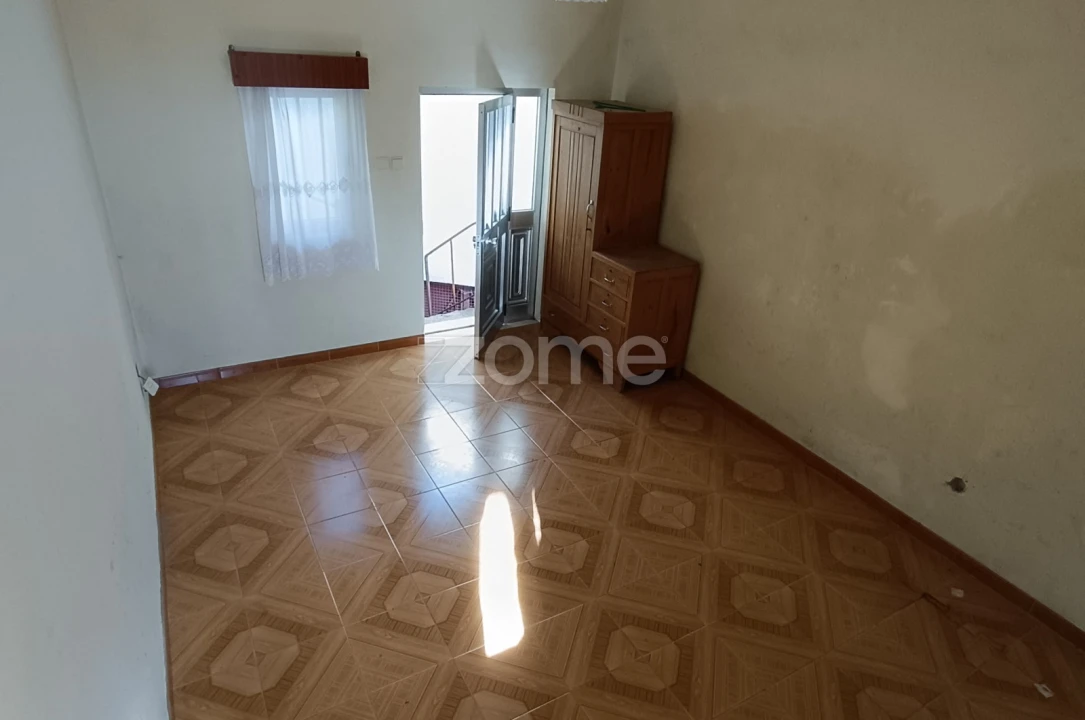 Moradia T2 para Venda em Santa Cruz do Douro e São Tomé de Covelas Foto 10