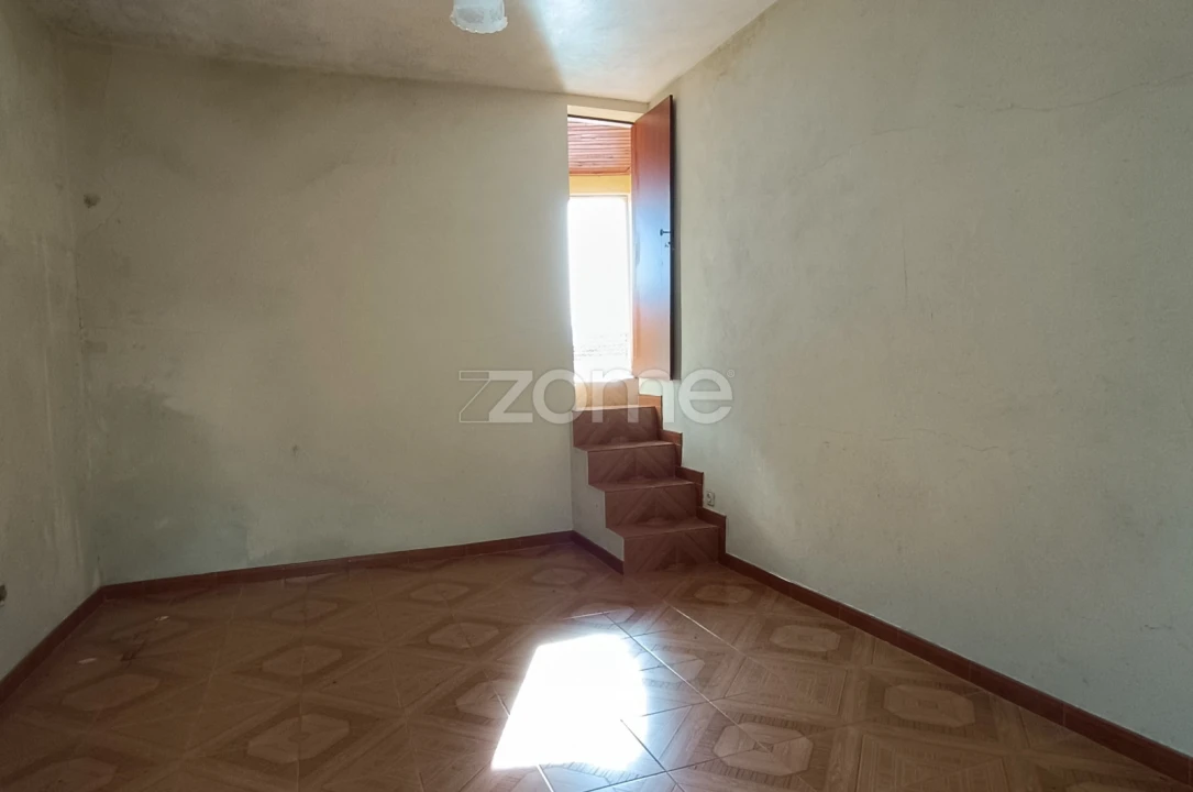 Moradia T2 para Venda em Santa Cruz do Douro e São Tomé de Covelas Foto 11