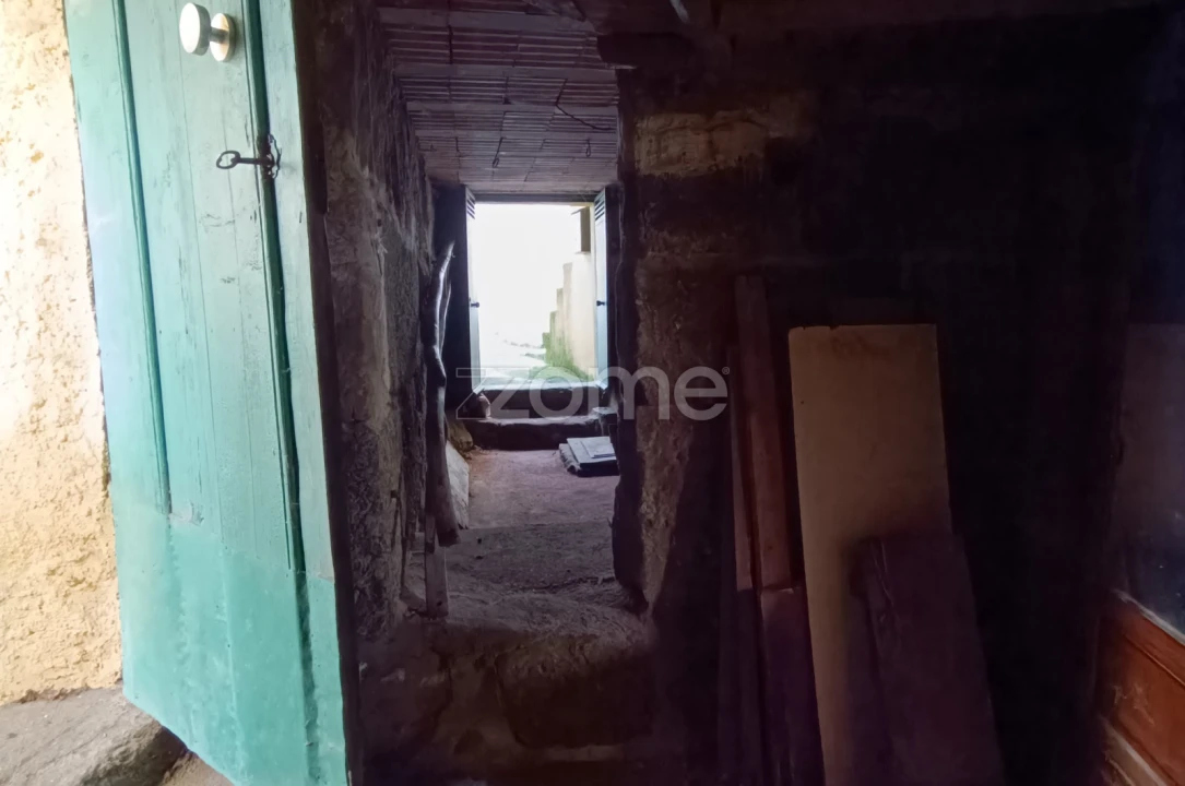 Moradia T2 para Venda em Santa Cruz do Douro e São Tomé de Covelas Foto 27
