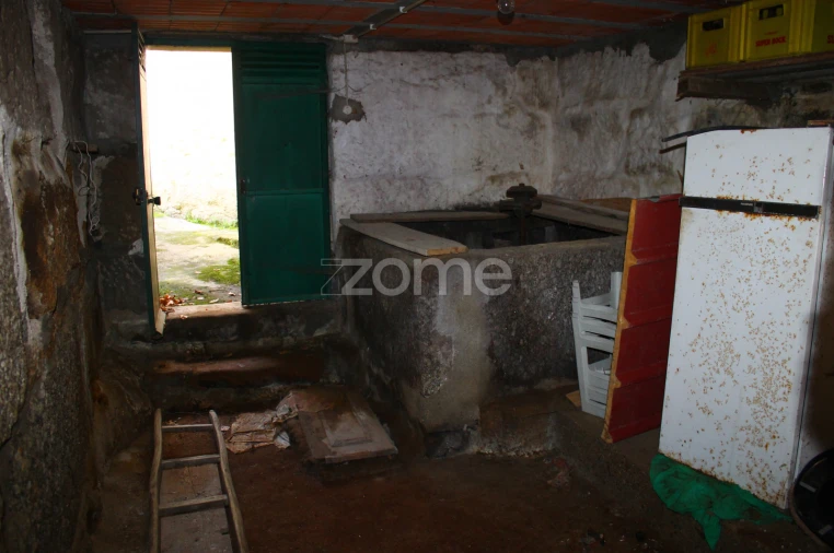 Moradia T2 para Venda em Santa Cruz do Douro e São Tomé de Covelas Foto 28