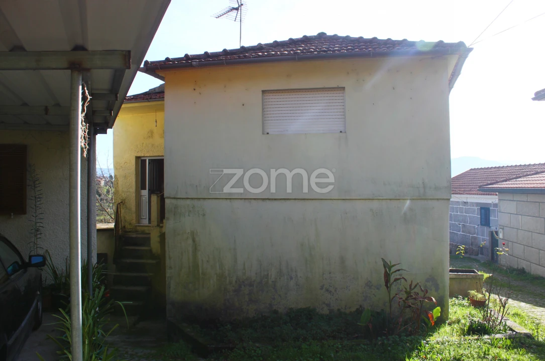 Moradia T2 para Venda em Santa Cruz do Douro e São Tomé de Covelas Foto 5