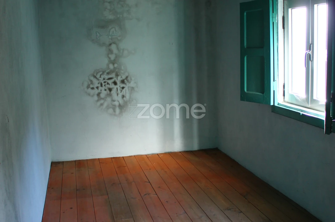 Moradia T2 para Venda em Santa Cruz do Douro e São Tomé de Covelas Foto 8