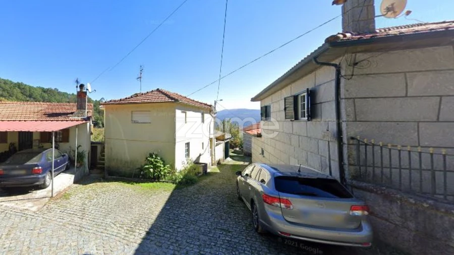 Moradia T2 para Venda em Santa Cruz do Douro e São Tomé de Covelas
