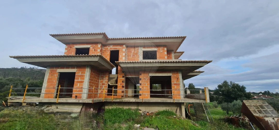 Moradia T5 para Venda em Mação, Penhascoso e Aboboreira Foto 1