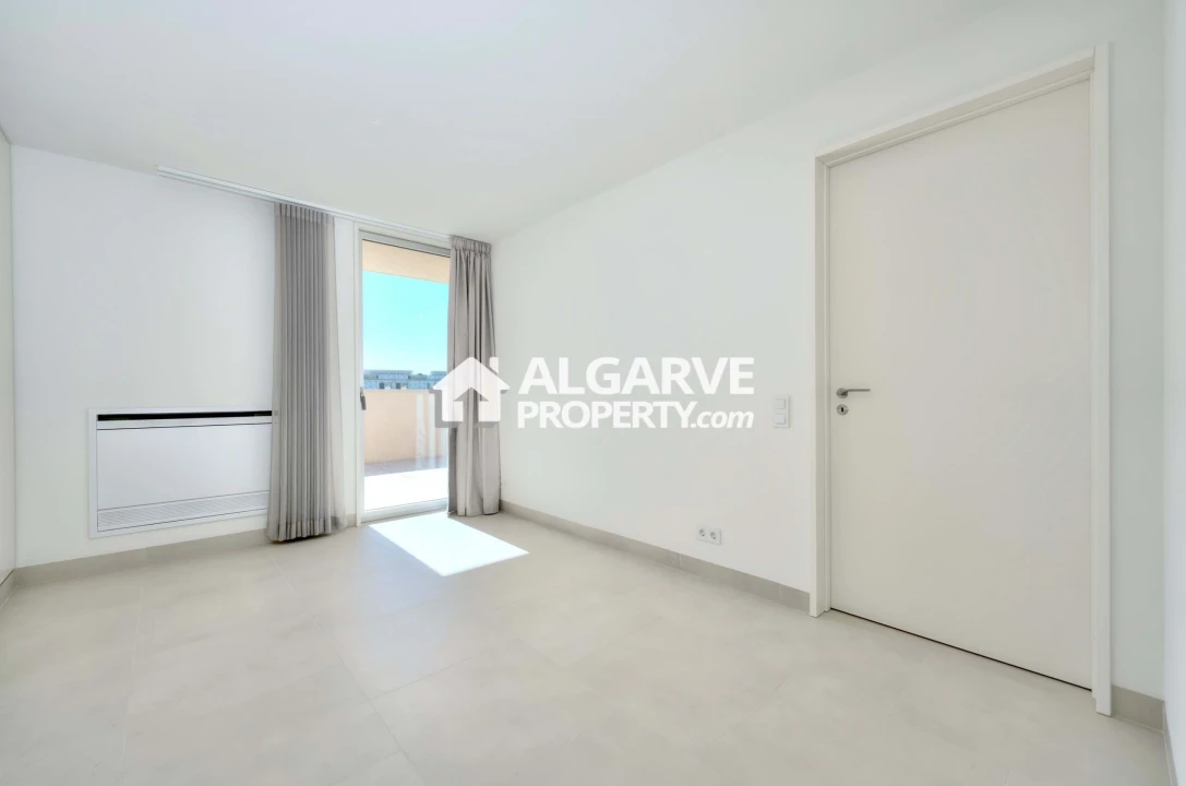 Apartamento T2 para Venda em Quarteira Foto 4