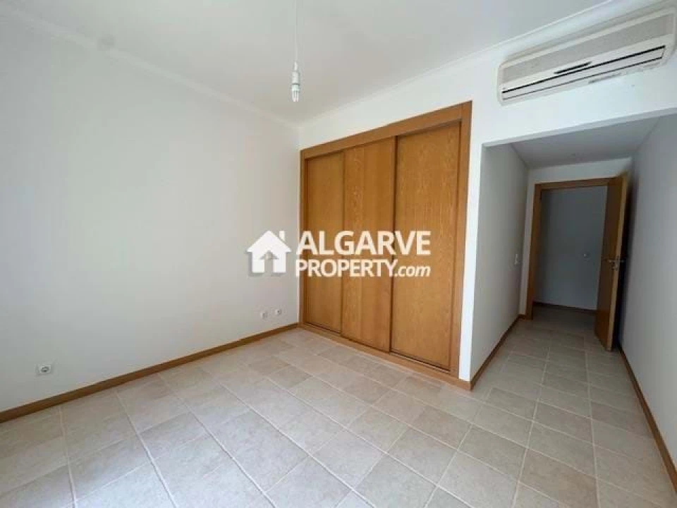 Apartamento T2 para Venda em Quarteira Foto 20