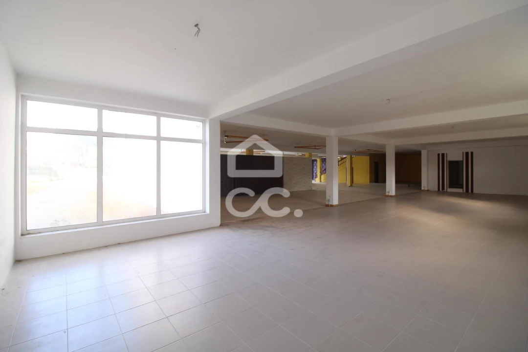 Armazém para Venda em Vila Verde da Raia Foto 33