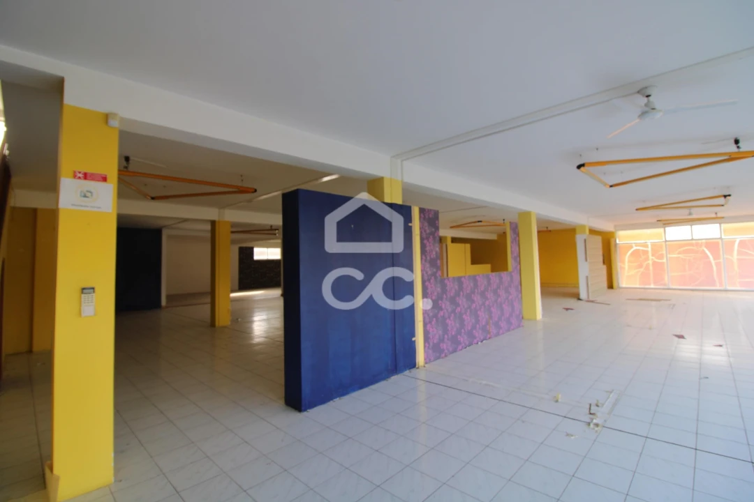 Armazém para Venda em Vila Verde da Raia Foto 6