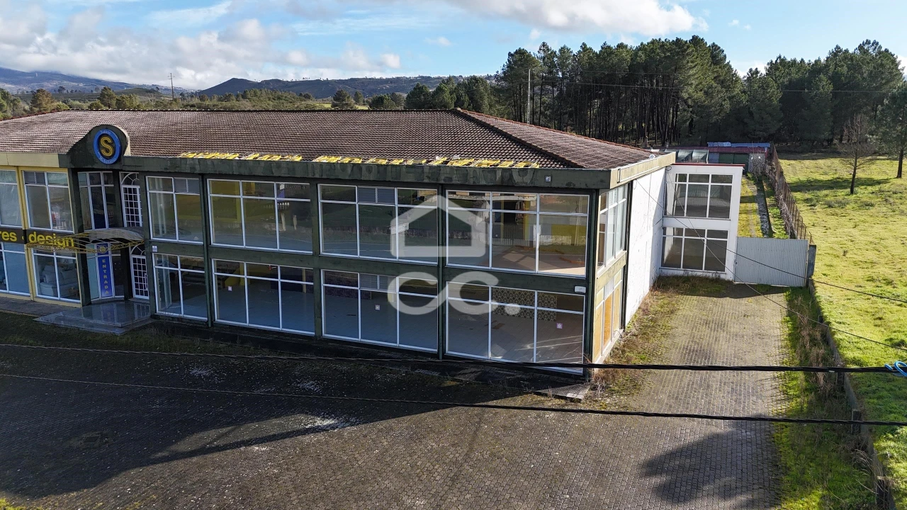 Armazém para Venda em Vila Verde da Raia Foto 66