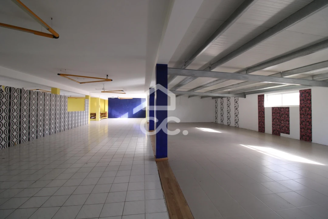 Armazém para Venda em Vila Verde da Raia Foto 40