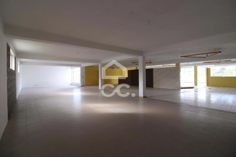 Armazém para Venda em Vila Verde da Raia Foto 27