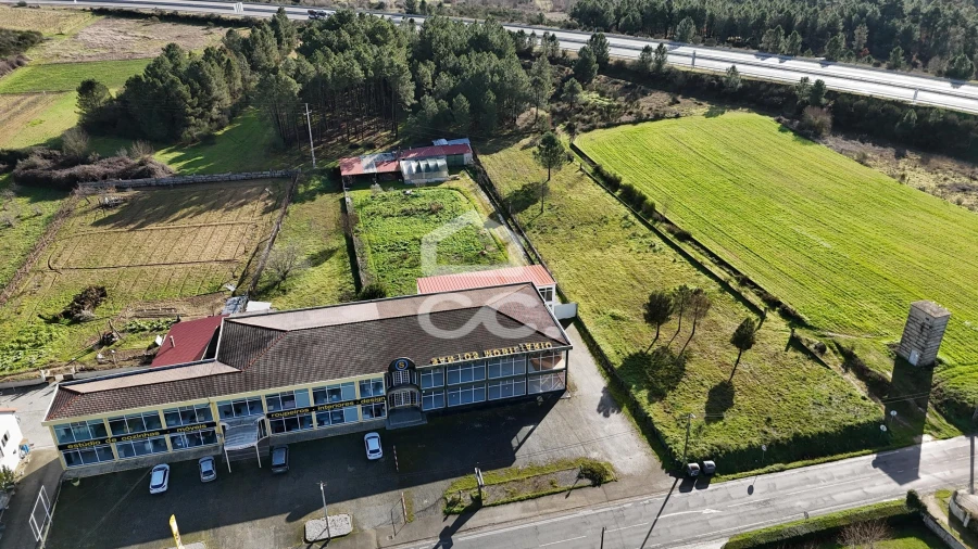 Armazém para Venda em Vila Verde da Raia Foto 57