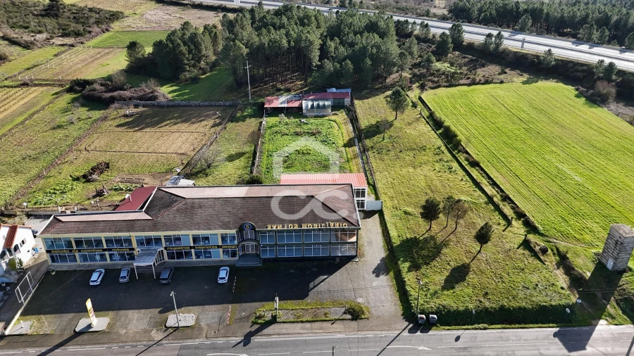Armazém para Venda em Vila Verde da Raia Foto 56