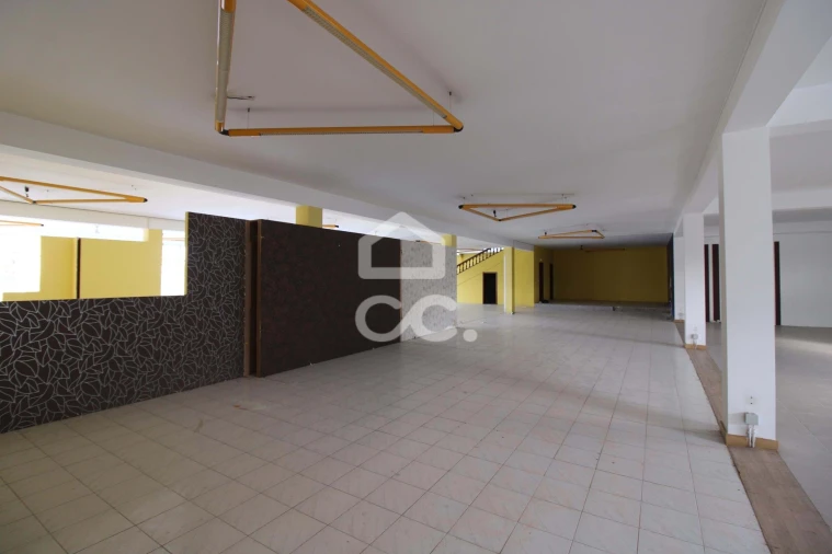 Armazém para Venda em Vila Verde da Raia Foto 15