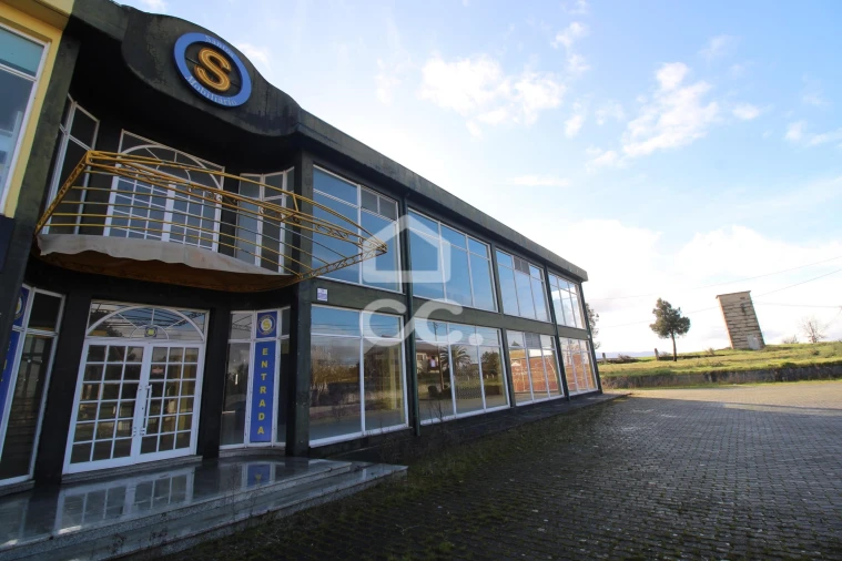 Armazém para Venda em Vila Verde da Raia
