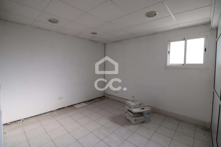 Armazém para Venda em Vila Verde da Raia Foto 24