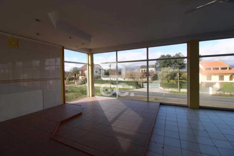 Armazém para Venda em Vila Verde da Raia Foto 45