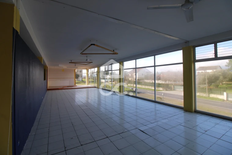 Armazém para Venda em Vila Verde da Raia Foto 52
